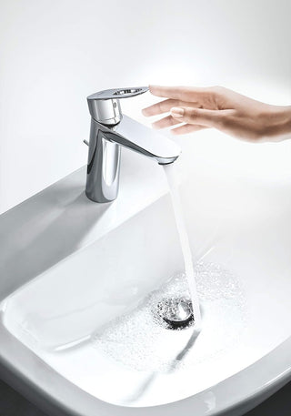 GROHE BauLoop Single Lever Basin Mixer | S-Size | With Plastic Pop-Up Waste Set | Water Saving Bathroom Tap | Bathroom Fixtures | Chrome | 23335000