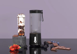 Small Juicing Cup Mini Fruit Juicer Electric Blender